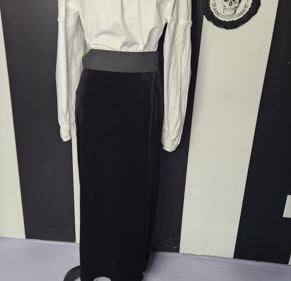 Black Maxi Skirt Velvet - Picture 4 of 6